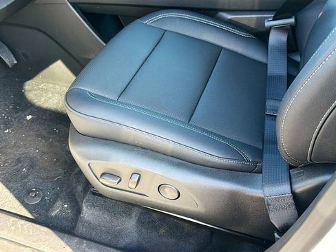 New 2026 Chevrolet Traverse LT w/ Midnight/Sport Edition image 18