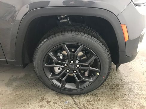 New 2025 Jeep Grand Cherokee Limited image 51