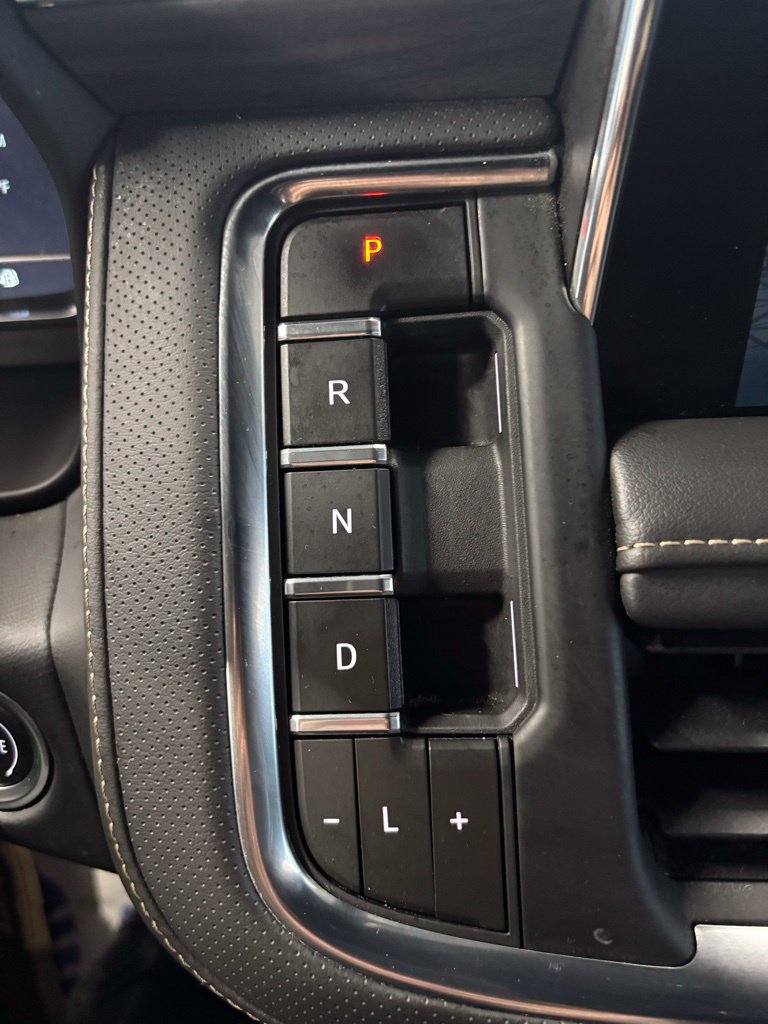 Used 2023 GMC Yukon SLT AWD/4WD image 25