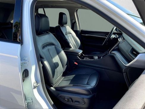 Used 2022 Jeep Grand Cherokee Limited RWD image 7