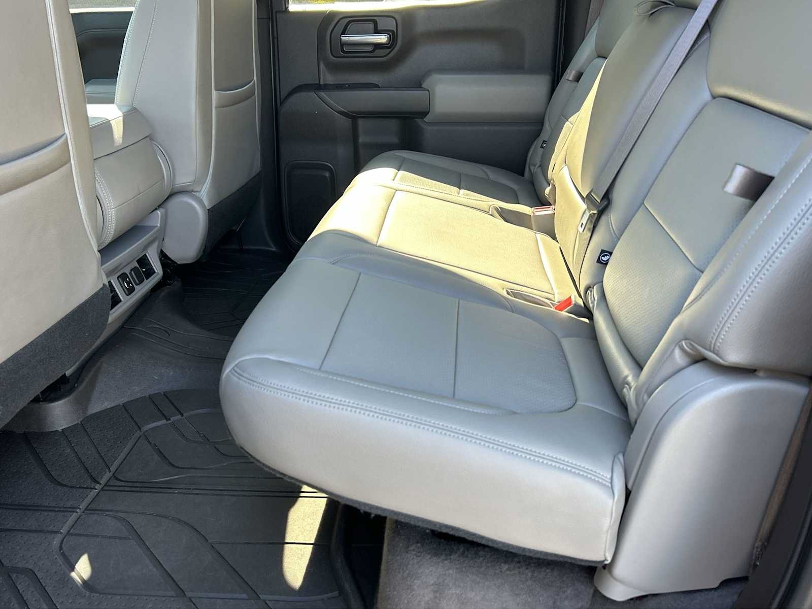 Used 2020 Chevrolet Silverado 1500 LT w/ All-Star Edition AWD/4WD image 9