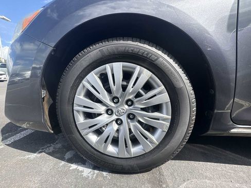 Used 2013 Toyota Camry L image 18