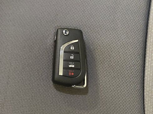 Used 2022 Toyota Corolla SE image 32