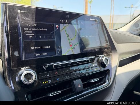 Used 2020 Toyota Highlander Limited FWD image 26