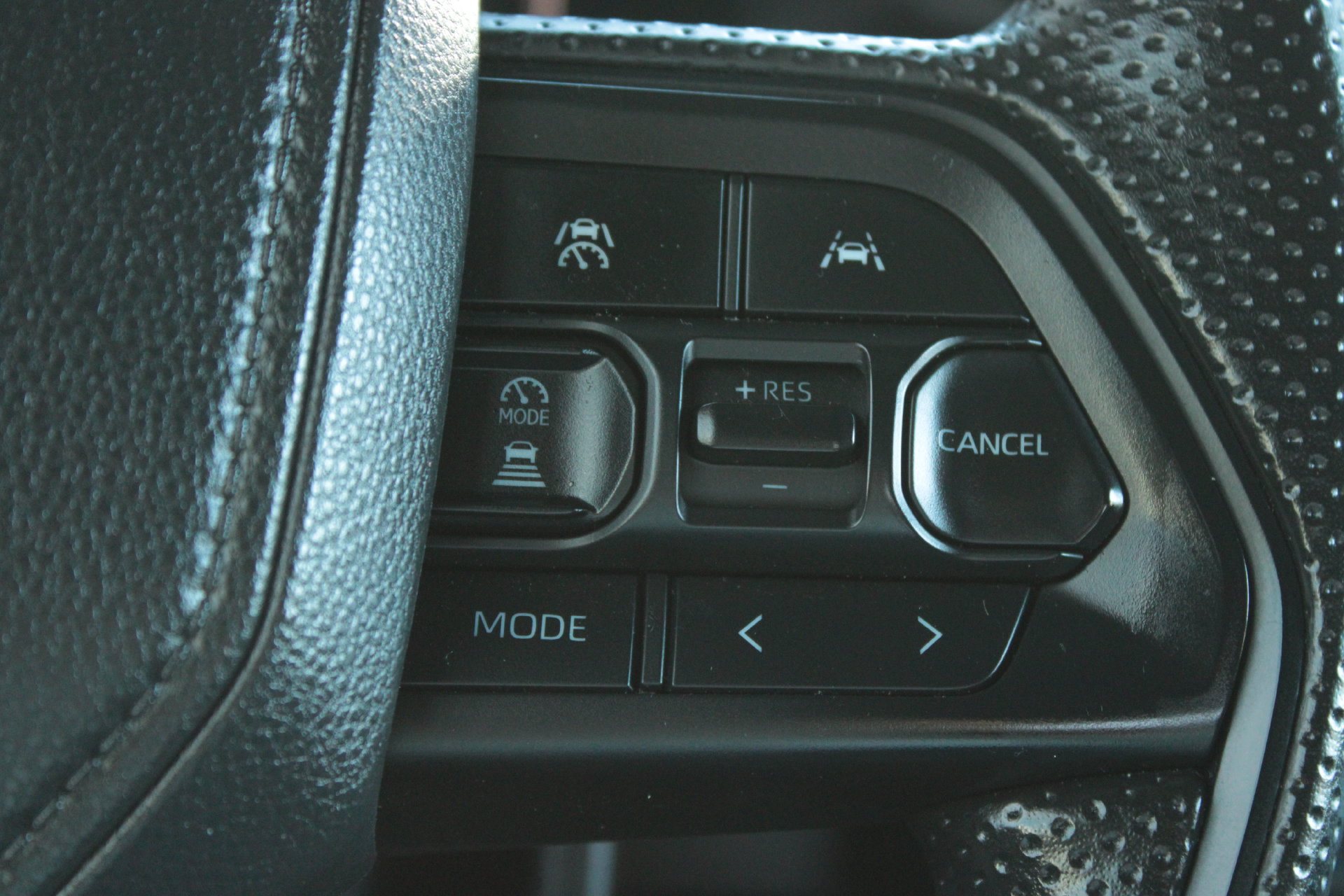 Used 2024 Toyota Tacoma SR AWD/4WD image 32