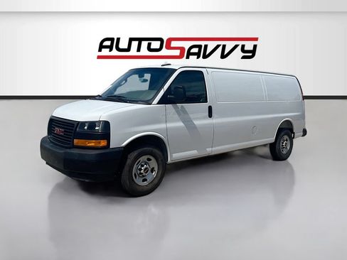 Used 2025 GMC Savana 3500 Extended RWD image 3