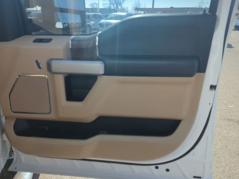 Used 2017 Ford F250 Lariat image 35