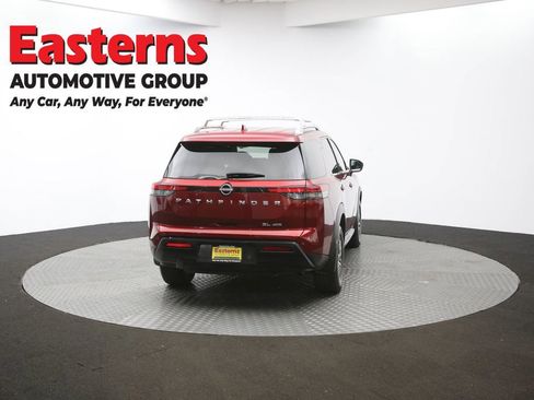 Used 2022 Nissan Pathfinder SL image 42