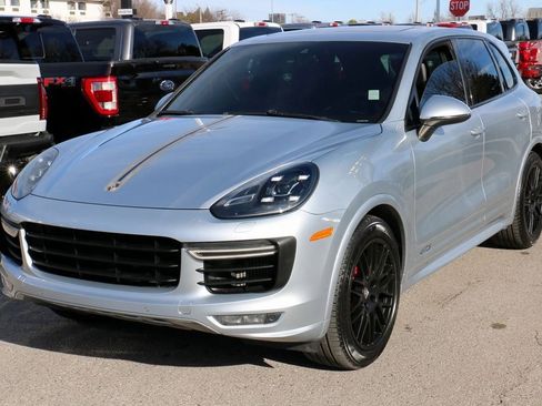 Used 2016 Porsche Cayenne GTS image 2