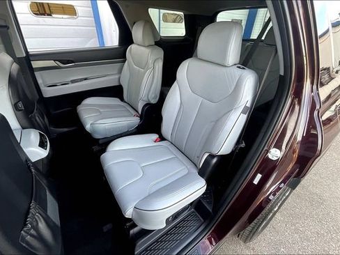 Certified 2024 Hyundai Palisade SEL FWD image 26