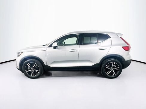 Used 2025 Volvo XC40 B5 Core AWD/4WD image 4