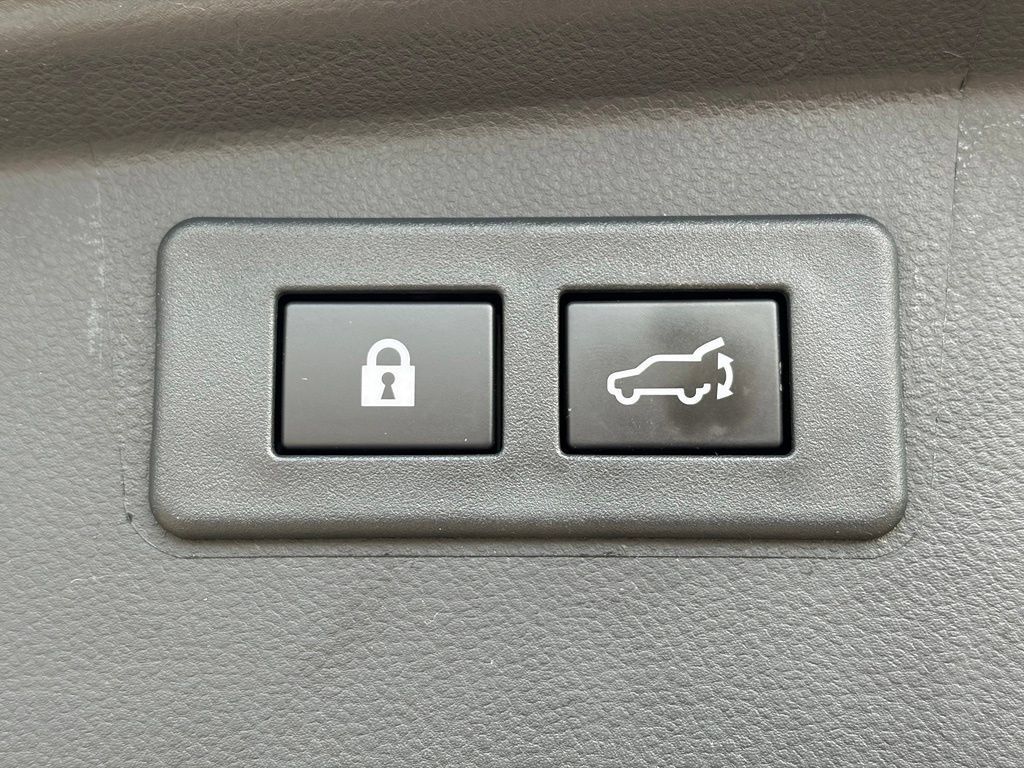 Used 2024 Subaru Outback Premium AWD/4WD image 13