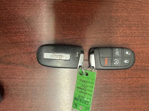 Used 2014 Jeep Grand Cherokee Altitude image 33