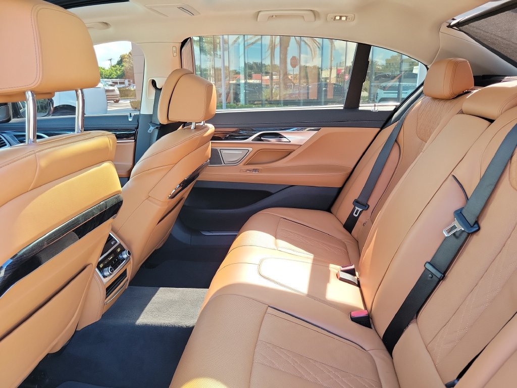 Used 2022 BMW 740i w/ Premium Package RWD image 16