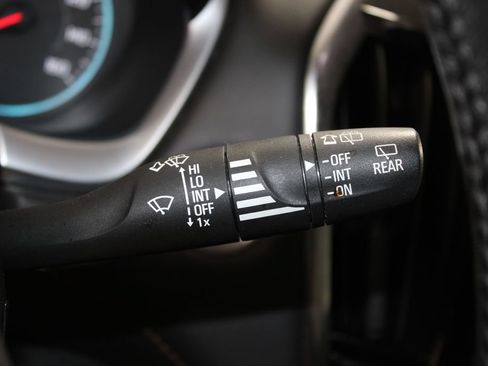 Used 2021 Chevrolet Traverse LT AWD/4WD image 25