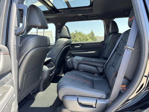 New 2025 Nissan Armada PRO-4X w/ Pro-4X Premium Package image 30