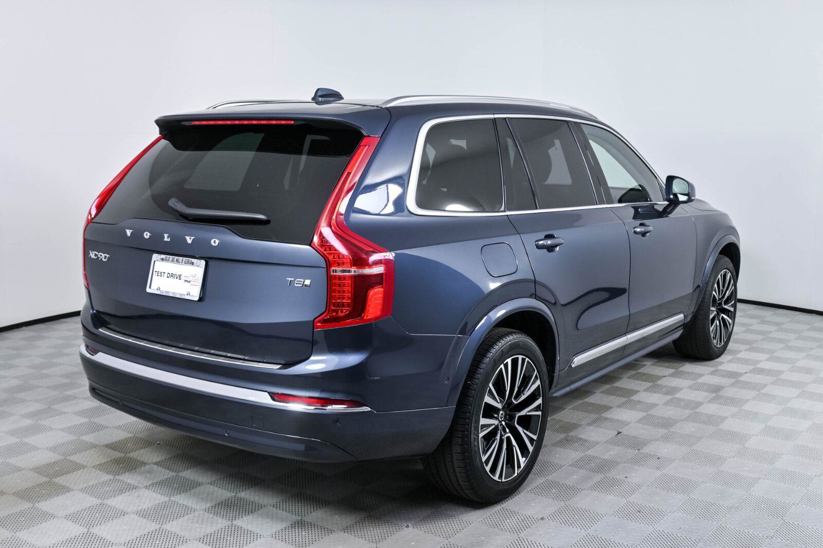 Used 2025 Volvo XC90 T8 Plus w/ Protection Package Premier AWD/4WD image 29