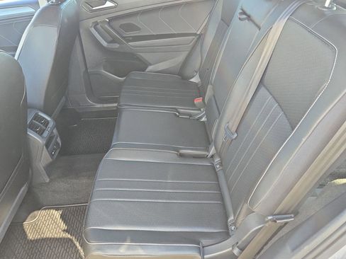 Used 2022 Volkswagen Tiguan SE image 11
