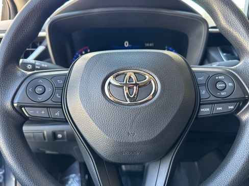 Used 2022 Toyota Corolla LE FWD image 10
