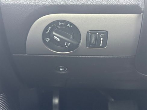 Used 2020 Dodge Durango SXT image 23