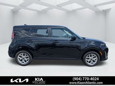 Used 2024 Kia Soul LX w/ Option Group 015 FWD image 2