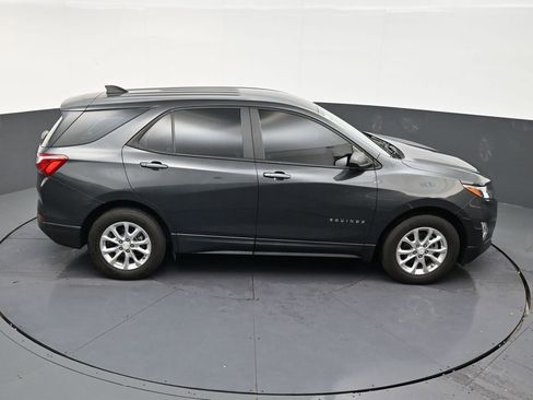 Used 2021 Chevrolet Equinox LS FWD image 17