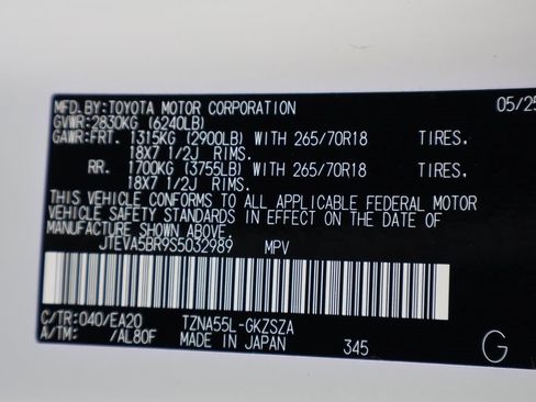 Certified 2025 Toyota 4Runner TRD Off-Road Premium image 31