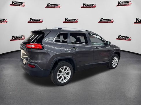 Used 2016 Jeep Cherokee Latitude w/ Cold Weather Group image 5