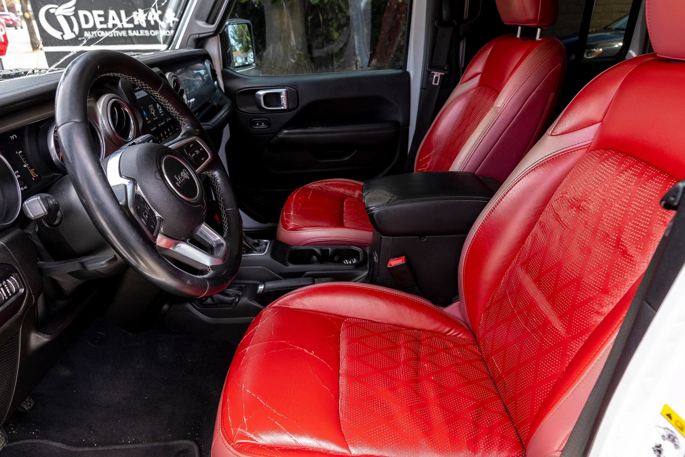Used 2019 Jeep Wrangler Unlimited Sahara AWD/4WD image 19