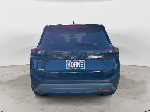 Used 2021 Nissan Rogue SV image 3