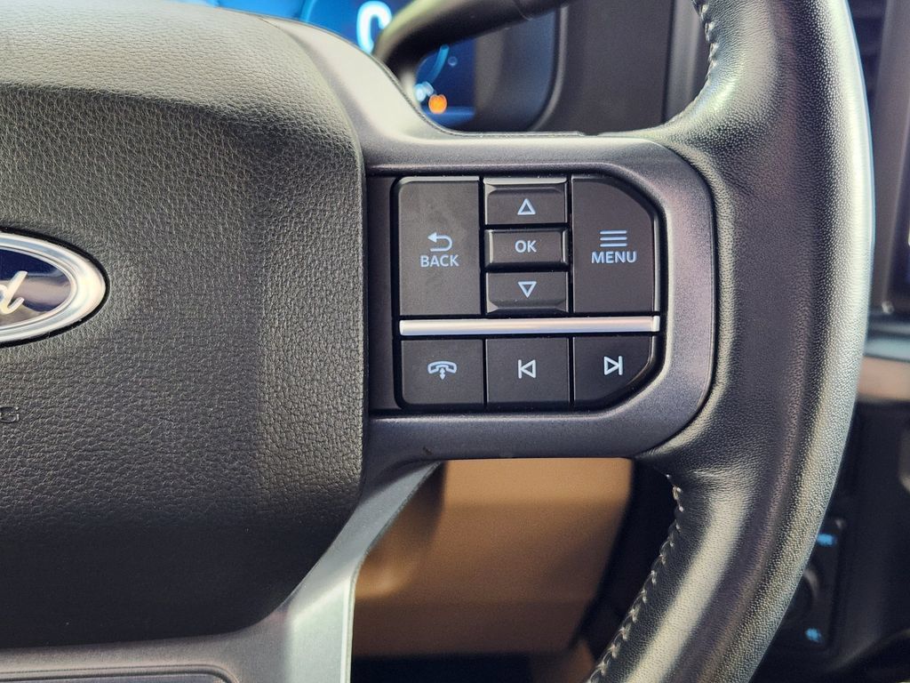 Used 2023 Ford F250 Lariat w/ Sport Appearance Package AWD/4WD image 18
