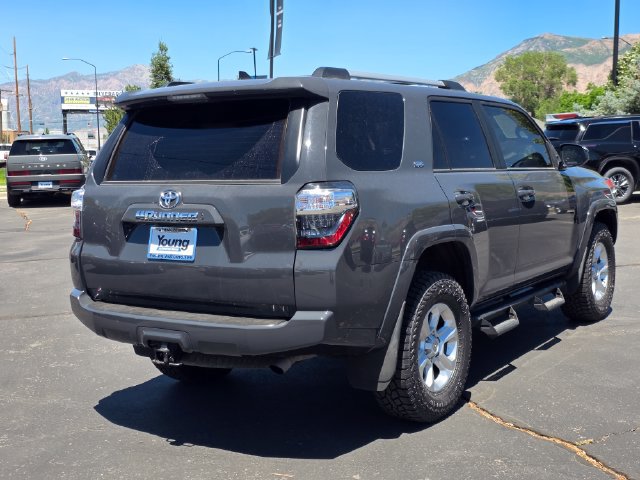Used 2024 Toyota 4Runner SR5 AWD/4WD image 3