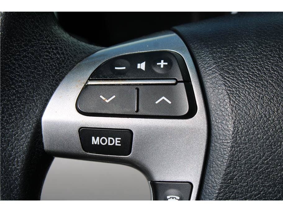 Used 2012 Toyota Highlander 4WD w/ Tech Pkg image 18