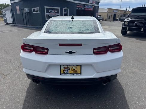 Used 2020 Chevrolet Camaro LT RWD image 6