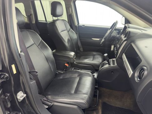 Used 2014 Jeep Compass Latitude image 10