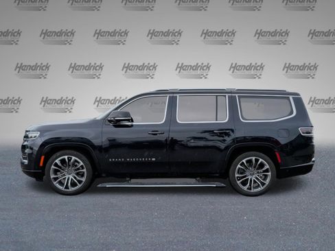 Used 2023 Jeep Grand Wagoneer Series III AWD/4WD image 10