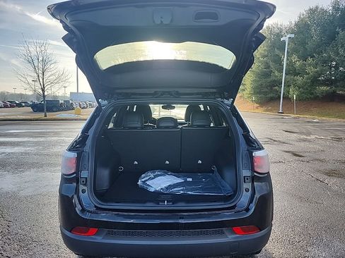 New 2026 Jeep Compass Latitude image 16