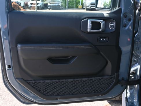Used 2025 Jeep Wrangler Unlimited Sahara AWD/4WD image 14