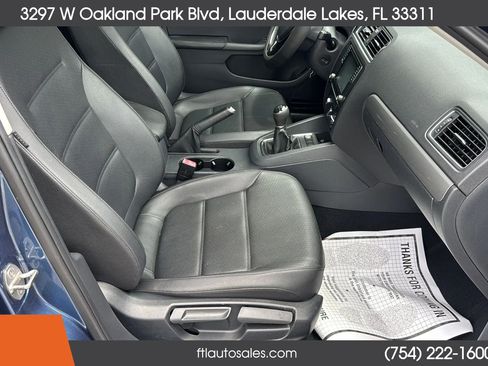 Used 2017 Volkswagen Jetta SE FWD image 41