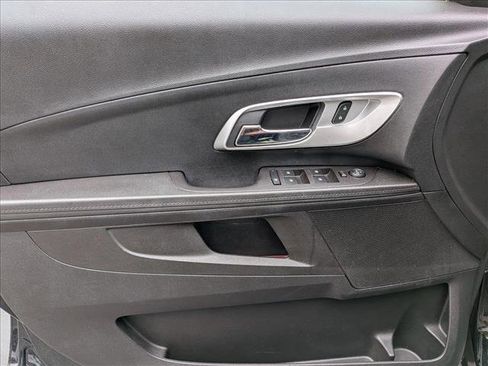 Used 2017 Chevrolet Equinox LT w/ Convenience Package FWD image 10
