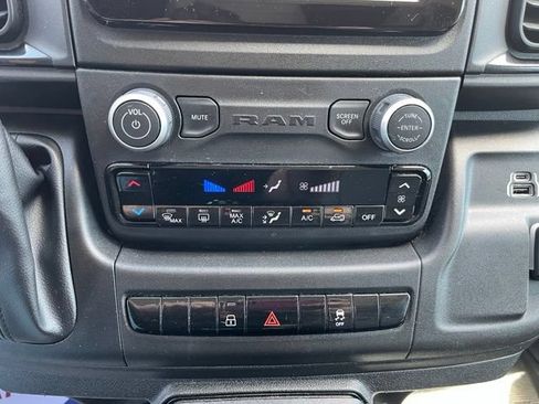 Used 2025 RAM ProMaster 2500 w/ U-Haul Equipment Group FWD image 30