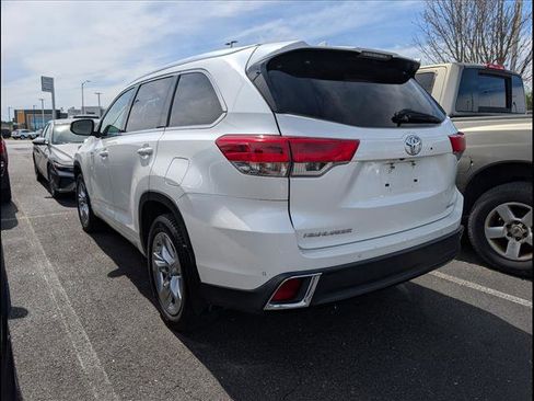 Used 2017 Toyota Highlander Limited image 4