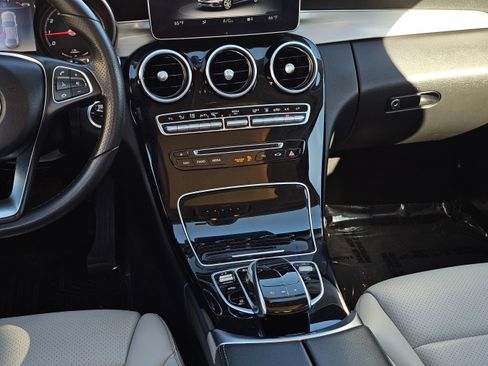 Used 2018 Mercedes-Benz C 350e Sedan image 25