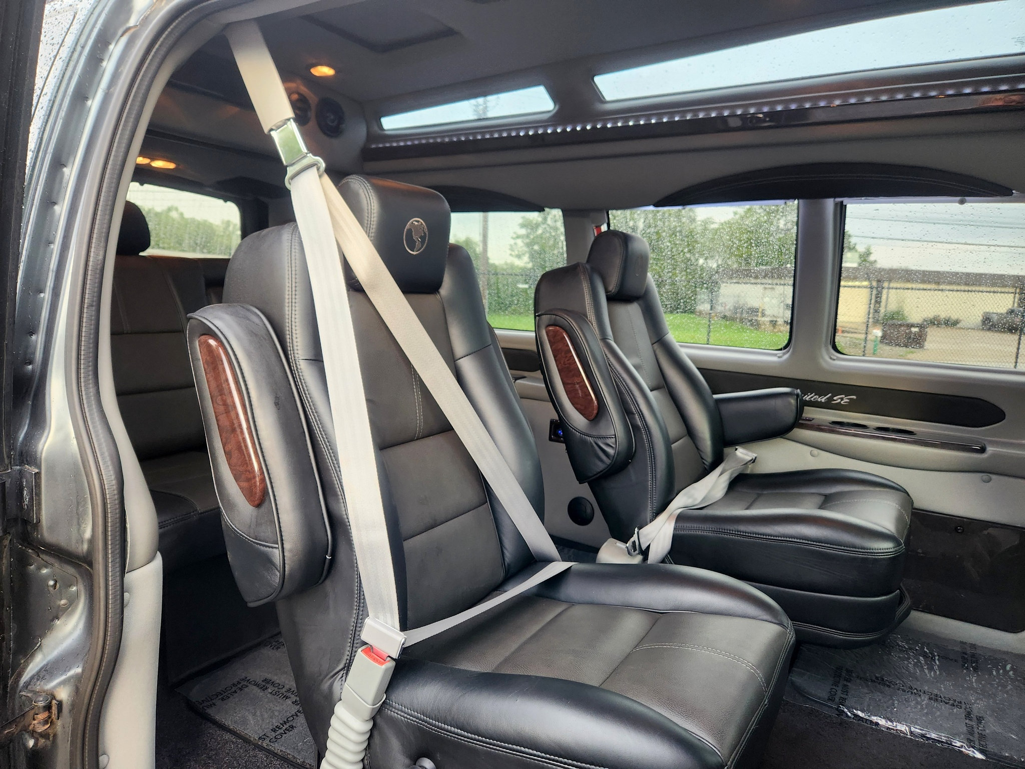 Used 2017 GMC Savana 2500 RWD image 43
