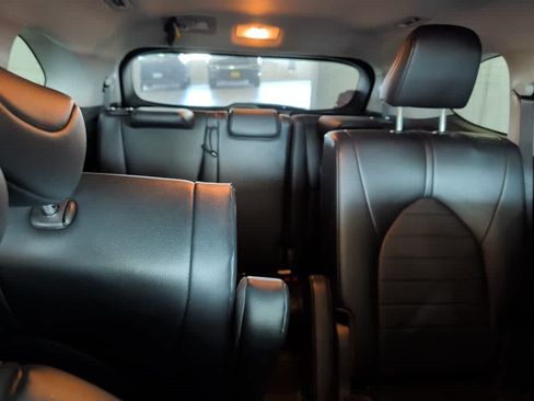 Used 2023 Toyota Highlander XLE AWD/4WD image 8