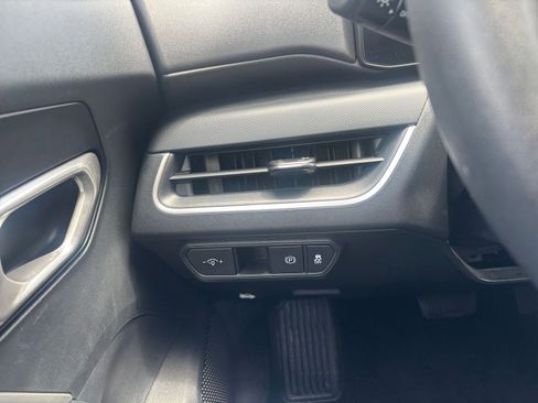 Used 2025 Kia K4 FWD image 33