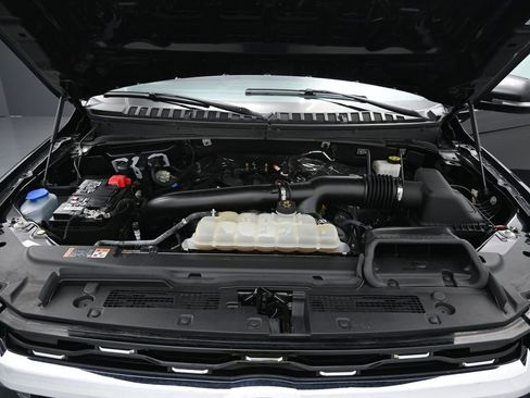 Used 2023 Ford Expedition Limited image 11