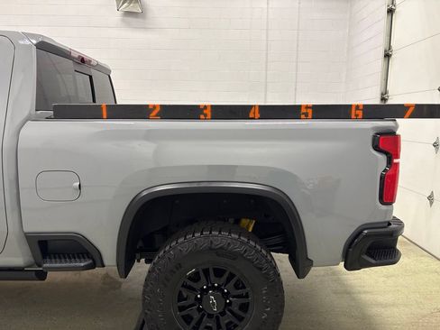 Used 2025 Chevrolet Silverado 2500 ZR2 w/ Technology Package AWD/4WD image 13