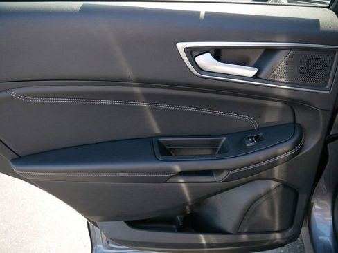 Certified 2024 Ford Edge Titanium image 12