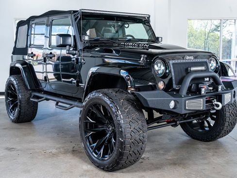 Used 2014 Jeep Wrangler Unlimited Rubicon w/ Connectivity Group image 4